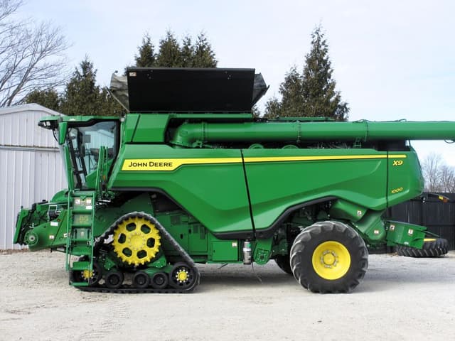 Image of John Deere X9 1000 equipment image 2
