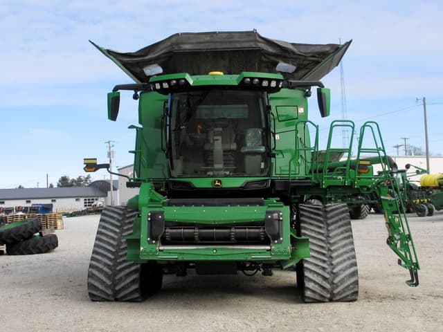 Image of John Deere X9 1000 equipment image 4