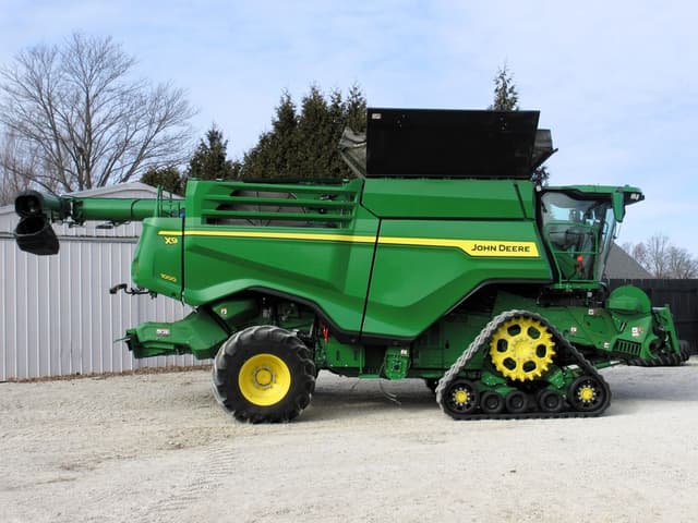Image of John Deere X9 1000 equipment image 3