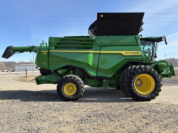 Image of John Deere X9 1000 equipment image 4
