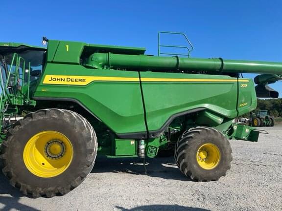 Image of John Deere X9 1000 equipment image 2