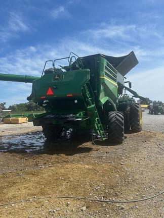 Image of John Deere X9 1000 equipment image 4