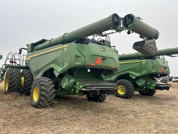 Image of John Deere X9 1000 equipment image 3