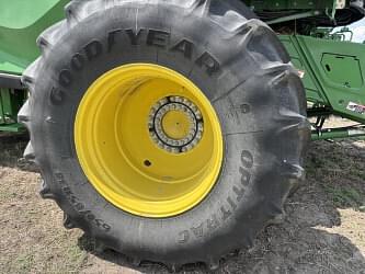 Image of John Deere X9 1000 equipment image 3