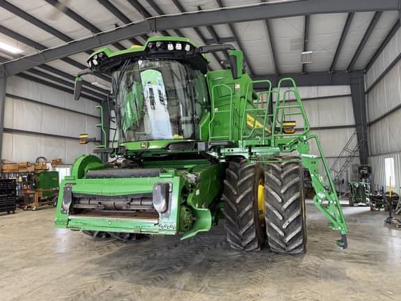 Image of John Deere X9 1000 equipment image 3