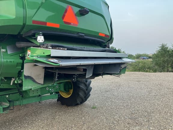 Image of John Deere X9 1000 equipment image 3