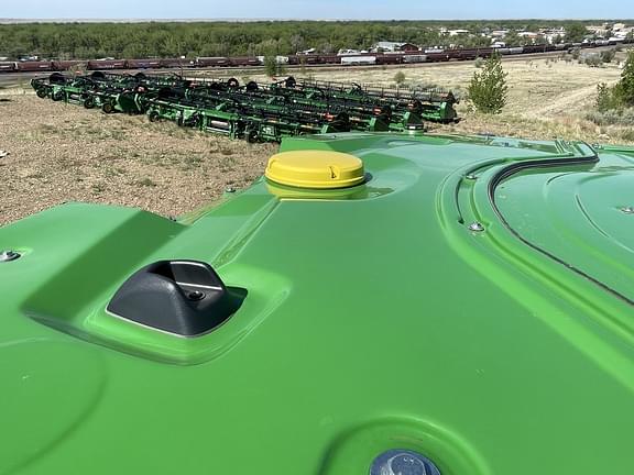 Image of John Deere X9 1000 equipment image 1