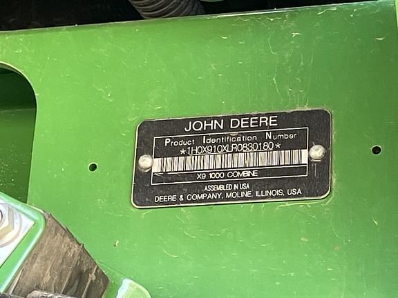Image of John Deere X9 1000 equipment image 2