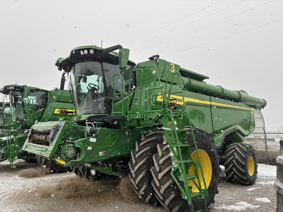 Image of John Deere X9 1000 equipment image 4