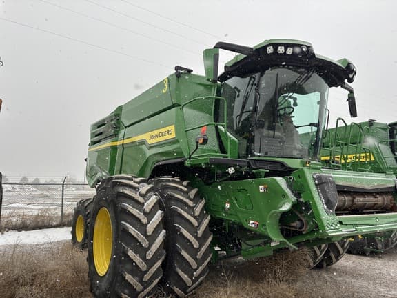Image of John Deere X9 1000 equipment image 1