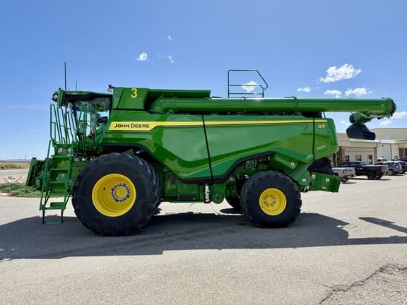 Image of John Deere X9 1000 equipment image 1