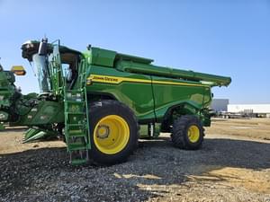 2024 John Deere X9 1000 Image