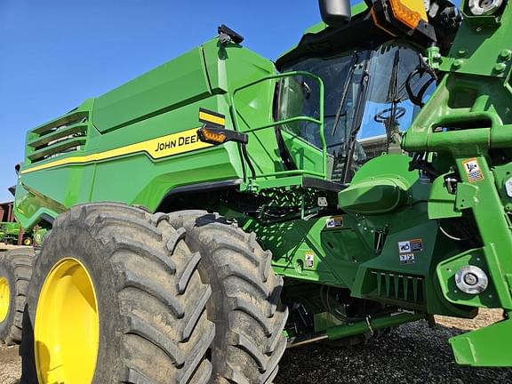 Image of John Deere X9 1000 equipment image 4