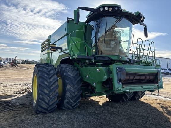 Image of John Deere X9 1000 equipment image 2