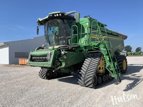 Image of John Deere X9 1100 equipment image 1