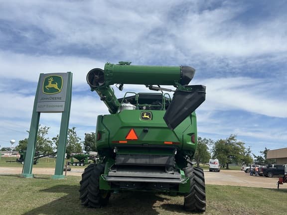 Image of John Deere X9 1100 equipment image 3
