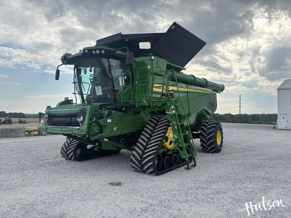 Image of John Deere X9 1100 equipment image 1