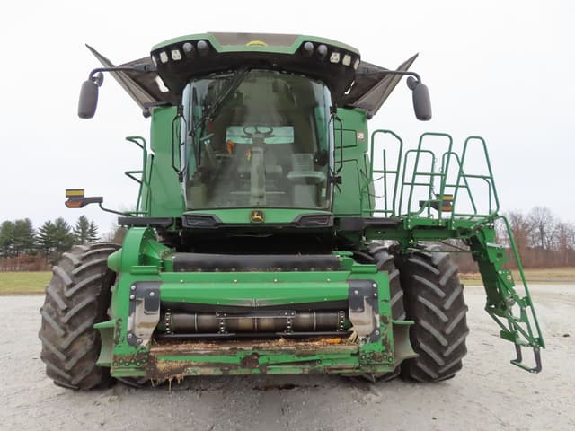 Image of John Deere X9 1100 equipment image 2