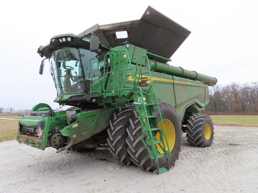 2024 John Deere X9 1100 Equipment Image0