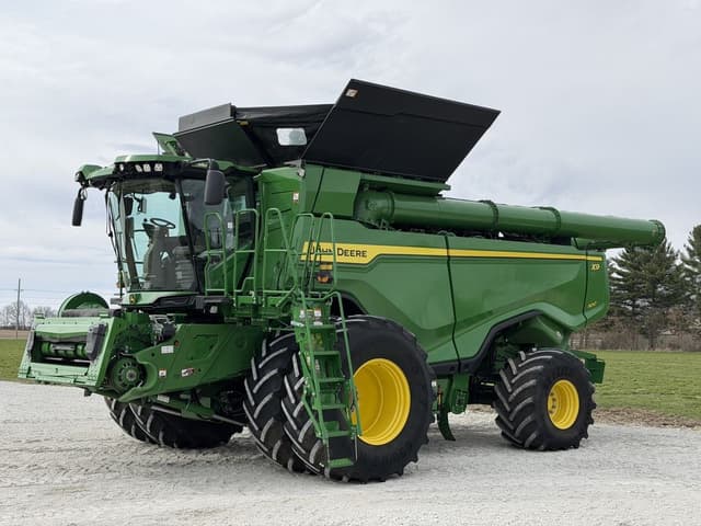 Image of John Deere X9 1100 equipment image 3