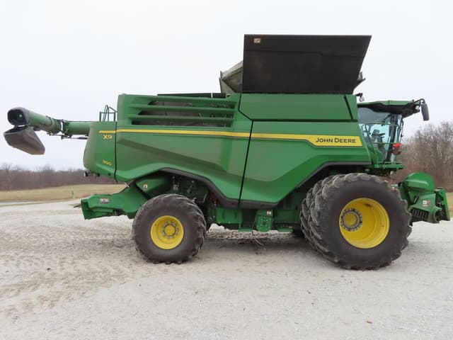 Image of John Deere X9 1100 equipment image 3