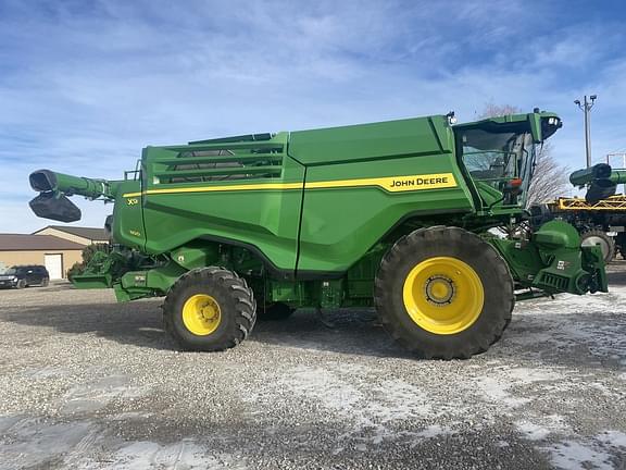 Image of John Deere X9 1100 equipment image 1