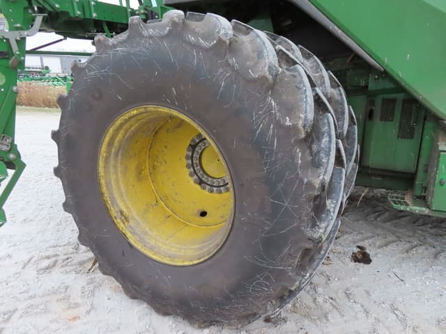 Image of John Deere X9 1100 equipment image 4