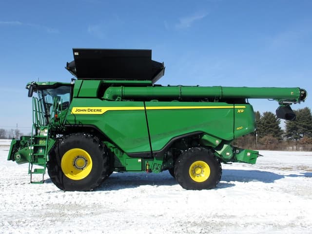 Image of John Deere X9 1100 equipment image 2