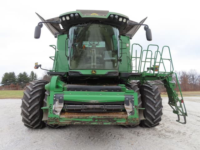 Image of John Deere X9 1100 equipment image 2