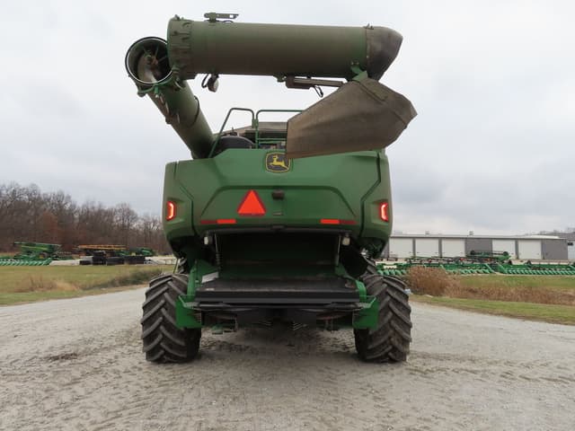 Image of John Deere X9 1100 equipment image 2