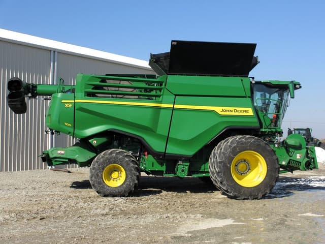 Image of John Deere X9 1100 equipment image 3