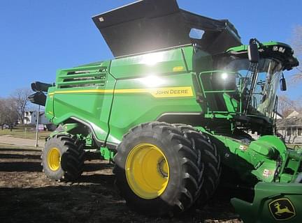 Image of John Deere X9 1100 equipment image 1