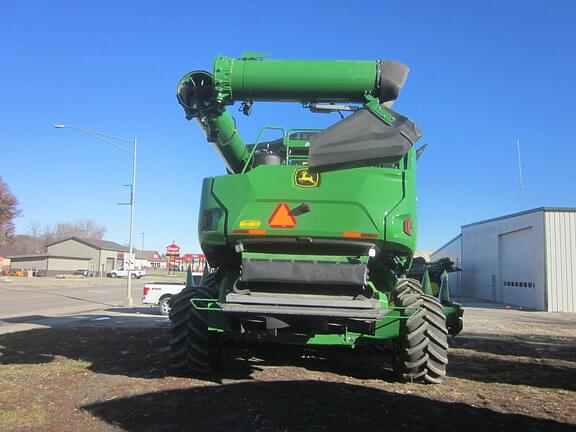 Image of John Deere X9 1100 equipment image 4