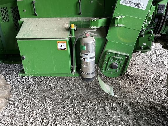 Image of John Deere X9 1100 equipment image 4