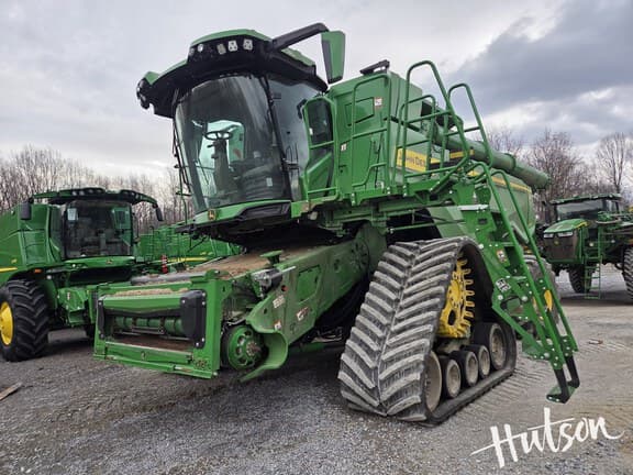 Image of John Deere X9 1100 equipment image 1
