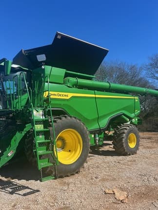 Image of John Deere X9 1100 equipment image 2