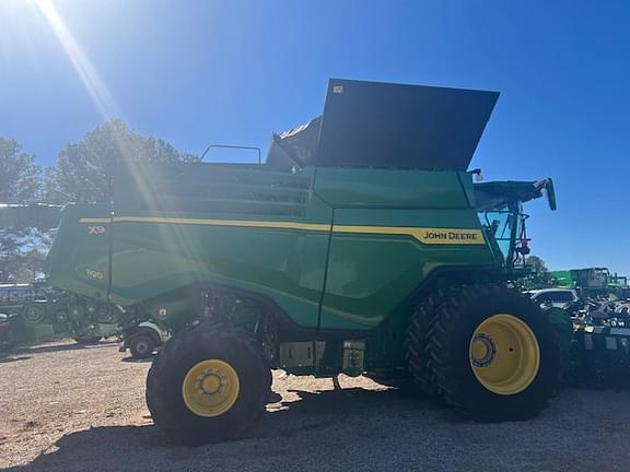 Image of John Deere X9 1100 equipment image 1