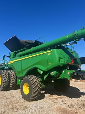 Image of John Deere X9 1100 equipment image 3