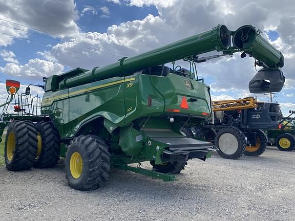 Image of John Deere X9 1100 equipment image 2