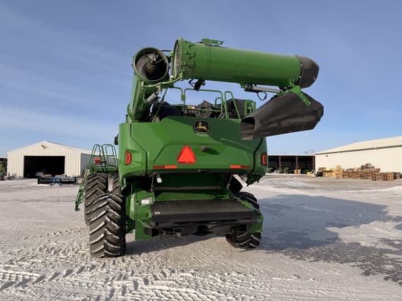 Image of John Deere X9 1100 equipment image 3