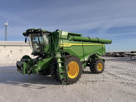 Image of John Deere X9 1100 equipment image 1