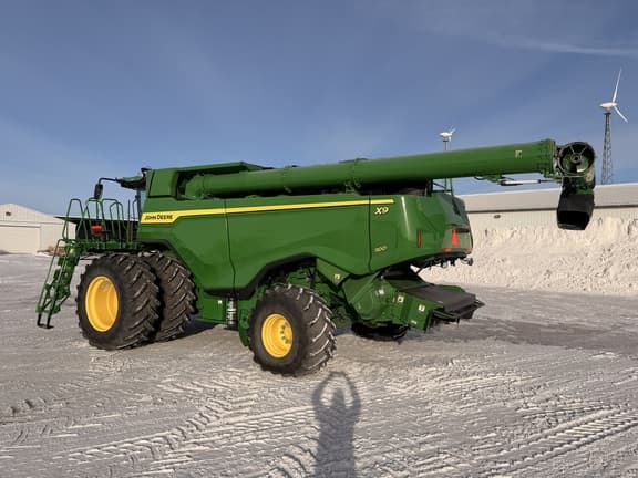 Image of John Deere X9 1100 equipment image 2