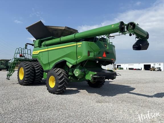 Image of John Deere X9 1100 equipment image 3