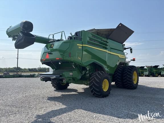 Image of John Deere X9 1100 equipment image 2