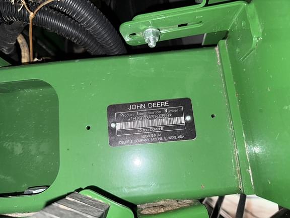 Image of John Deere X9 1100 equipment image 2