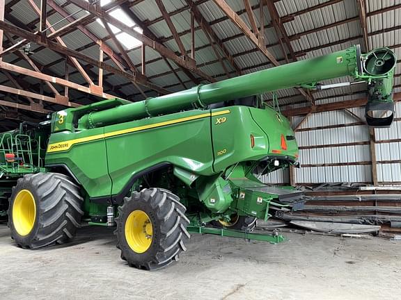 Image of John Deere X9 1100 equipment image 1