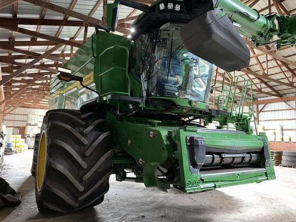 Image of John Deere X9 1100 equipment image 4