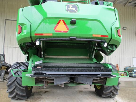 Image of John Deere X9 1100 equipment image 4