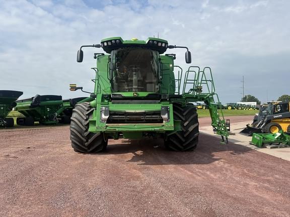 Image of John Deere X9 1100 equipment image 2