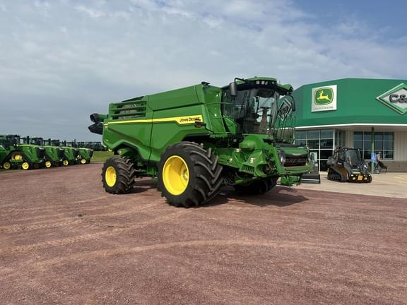 Image of John Deere X9 1100 equipment image 1